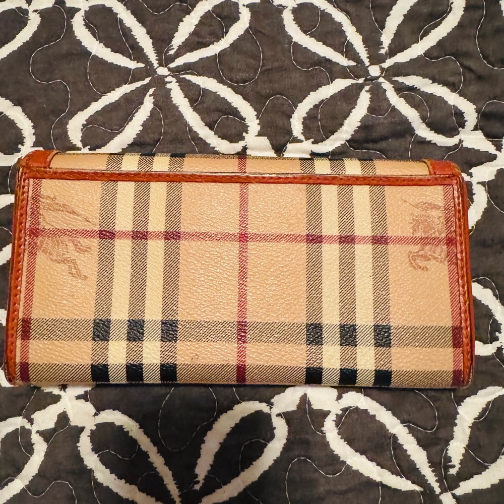 Burberry Checkered Tan and Orange Wallet - Picture 8 of 9